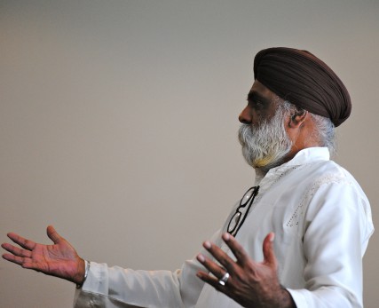 Baldev Singh speaks to students at EWU/Tracy Simmons 