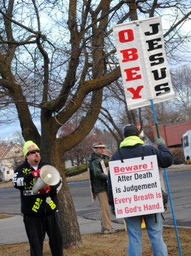 Small group demonstrates outside Planned Parenthood of Greater Washington and North Idaho/Tracy Simmons