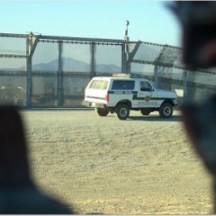 Peering through the U.S.-Mexico border, August 2005. Photo by Jason L. Miller - See more at: http://toledofavs.com/2014/07/15/border-lesson-we-have-failed-at-christianity/#sthash.UZVN5eDy.dpuf