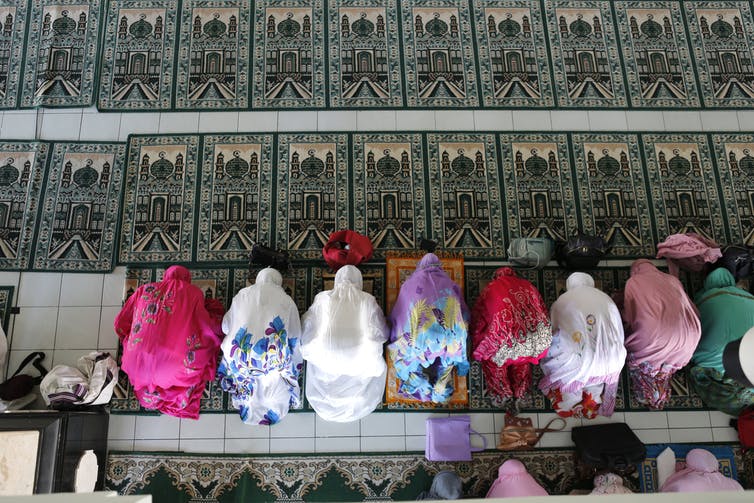 Charity in Islam: The Pillar We Don’t Talk About Enough