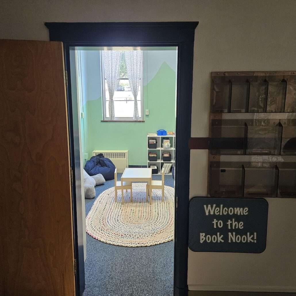 Moscow churches collaborate to create book nook for school children 1 The Book Nook provides free books to local kids/Kali Nelson - FāVS News